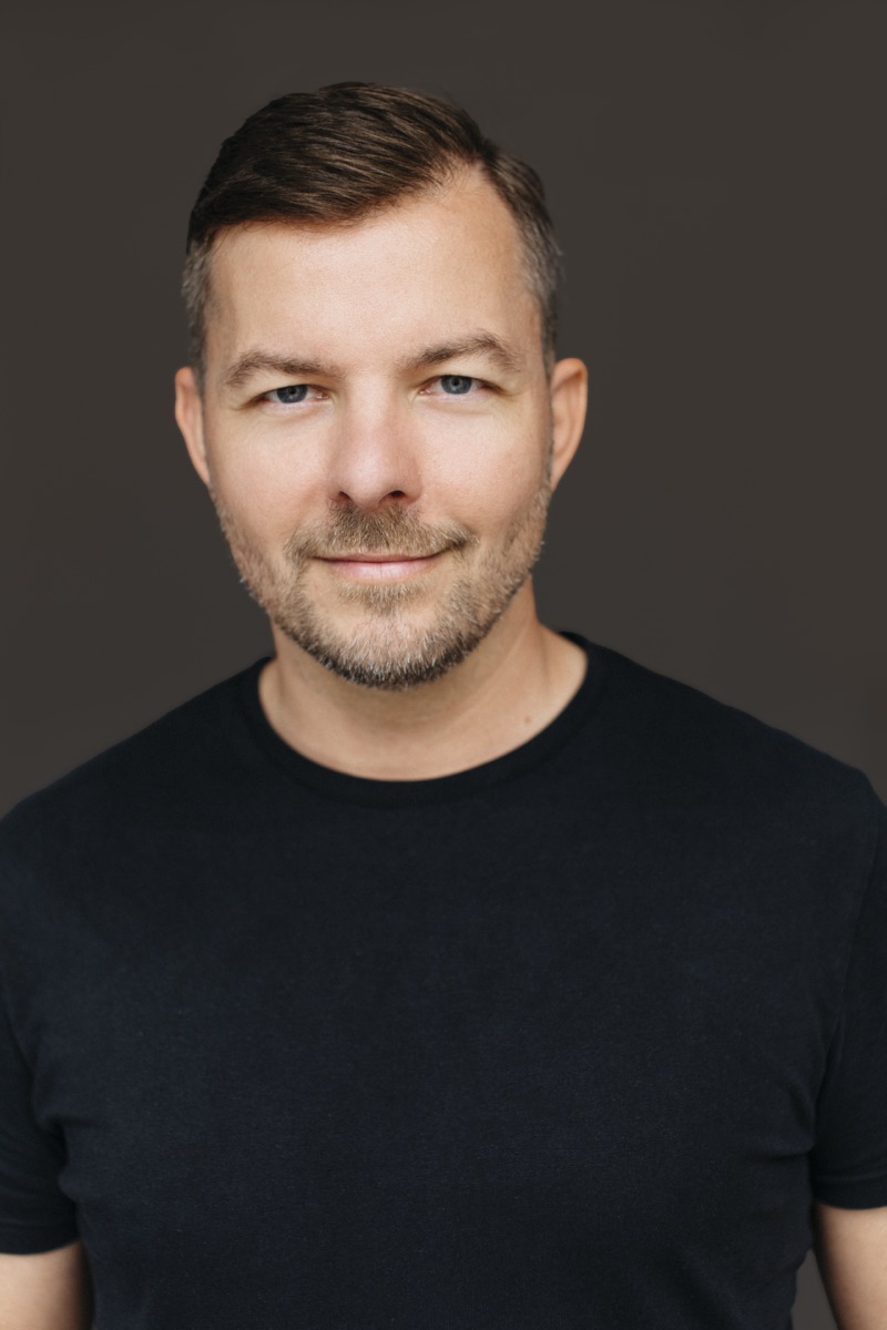 Tomasz Kramer, casual studio portrait